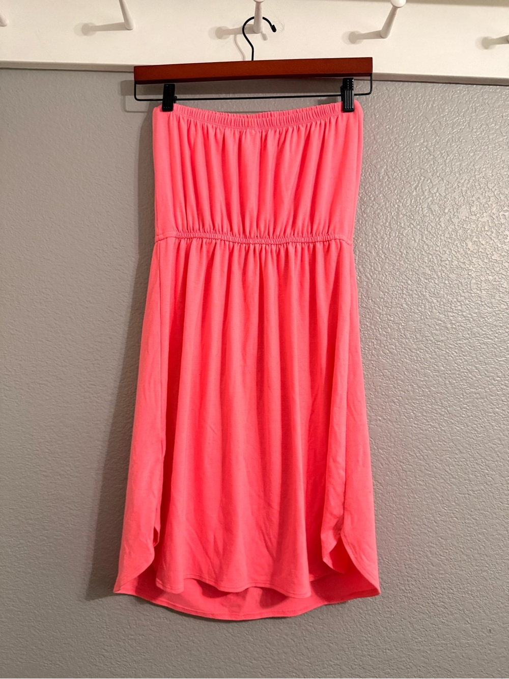 Old Navy Strapless Pink Sundress - Picture 2 of 7